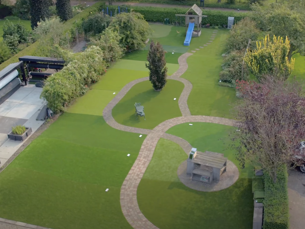 Showtuin A kunstgras Putten
